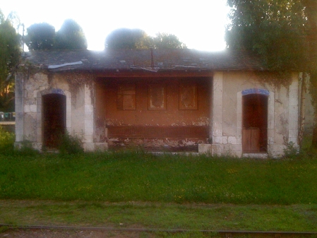 © Darren Hayman Aufgelassene Bahnstation im Limousin